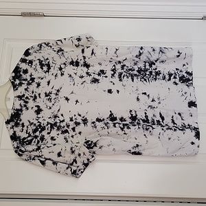 Guess Los Angeles black splashed I. Green on black off-white spotted t-shirt Med